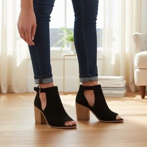 Sole Society Ferris Black Peep Toe Suede Booties Block Heel Size 8